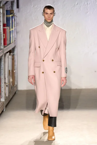 Look 23
